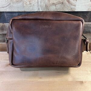 ❌ SOLD ❌ Go Forth Goods Rustic Pecan medium Sarah, EUC.